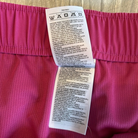 NWT Reebok Women’s ID Train Woven Shorts Dark Pink White Stripes Size Large New. - Picture 8 of 12